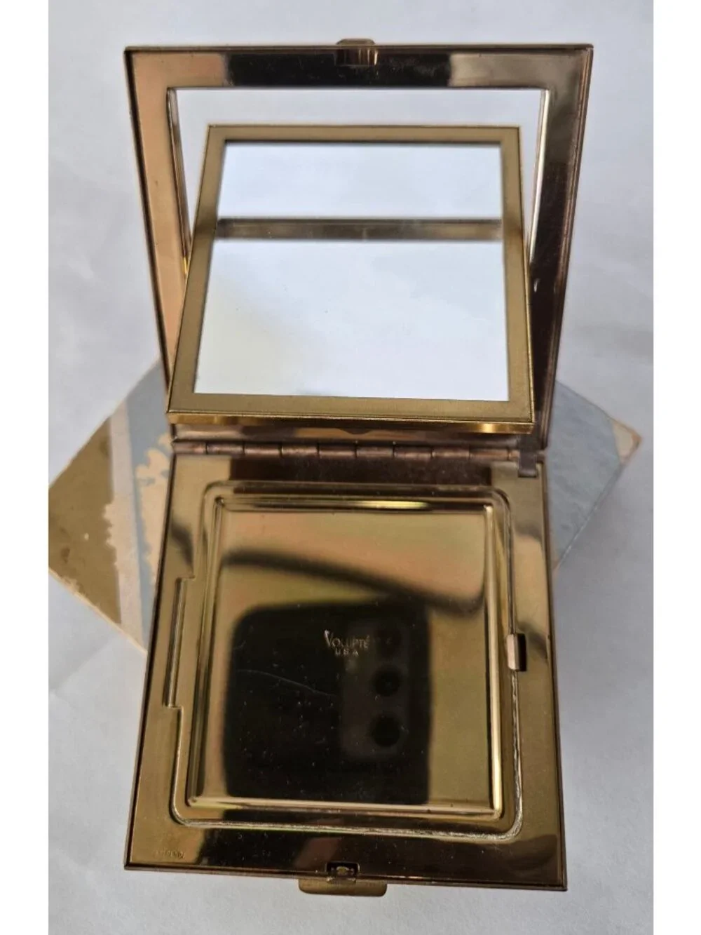 Vintage Volupte Ridged Mirrored Make-up Compact MCM Design Beauty 3x3 USA made